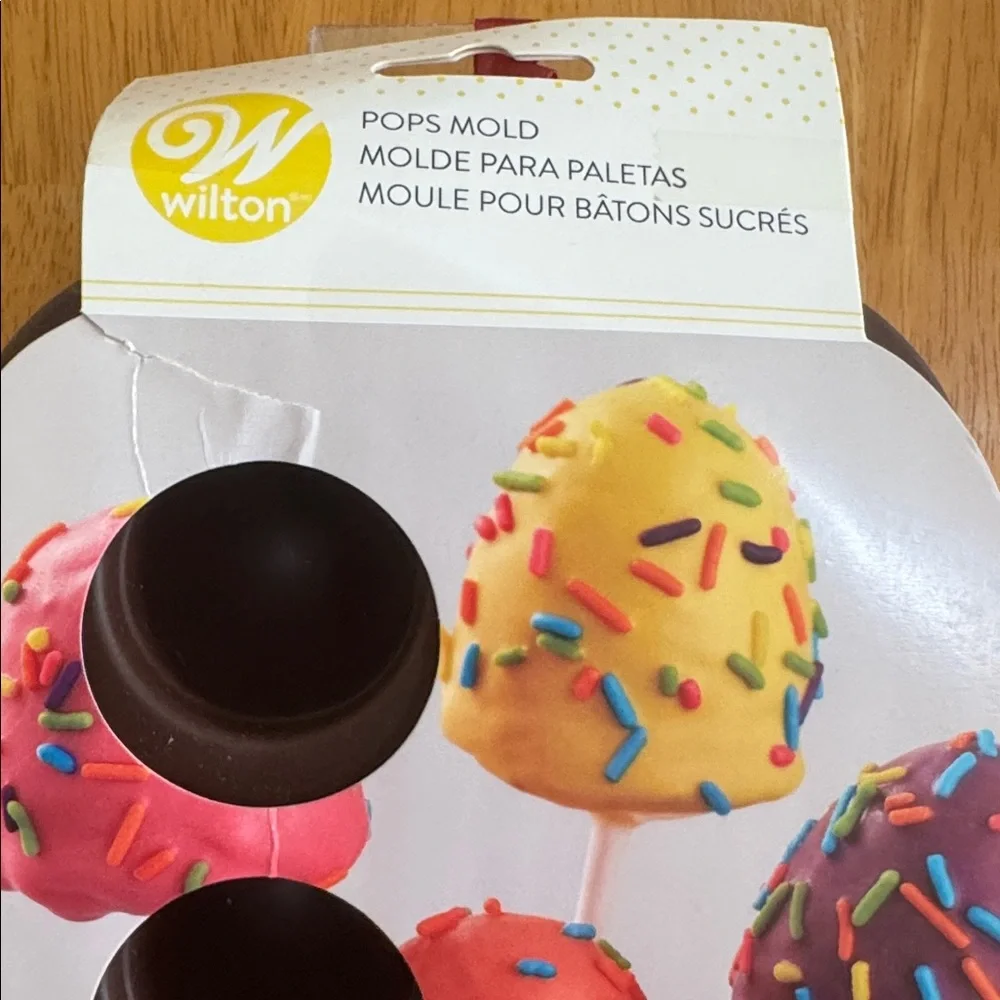 NEW Wilton Cake Pop Mold Brownies Cake Party Pops Decorations Birthday Toppers